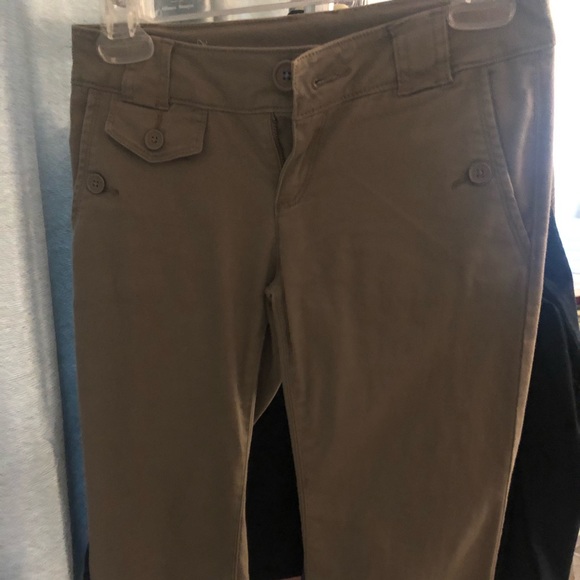 Brown Capri pants - Picture 3 of 3